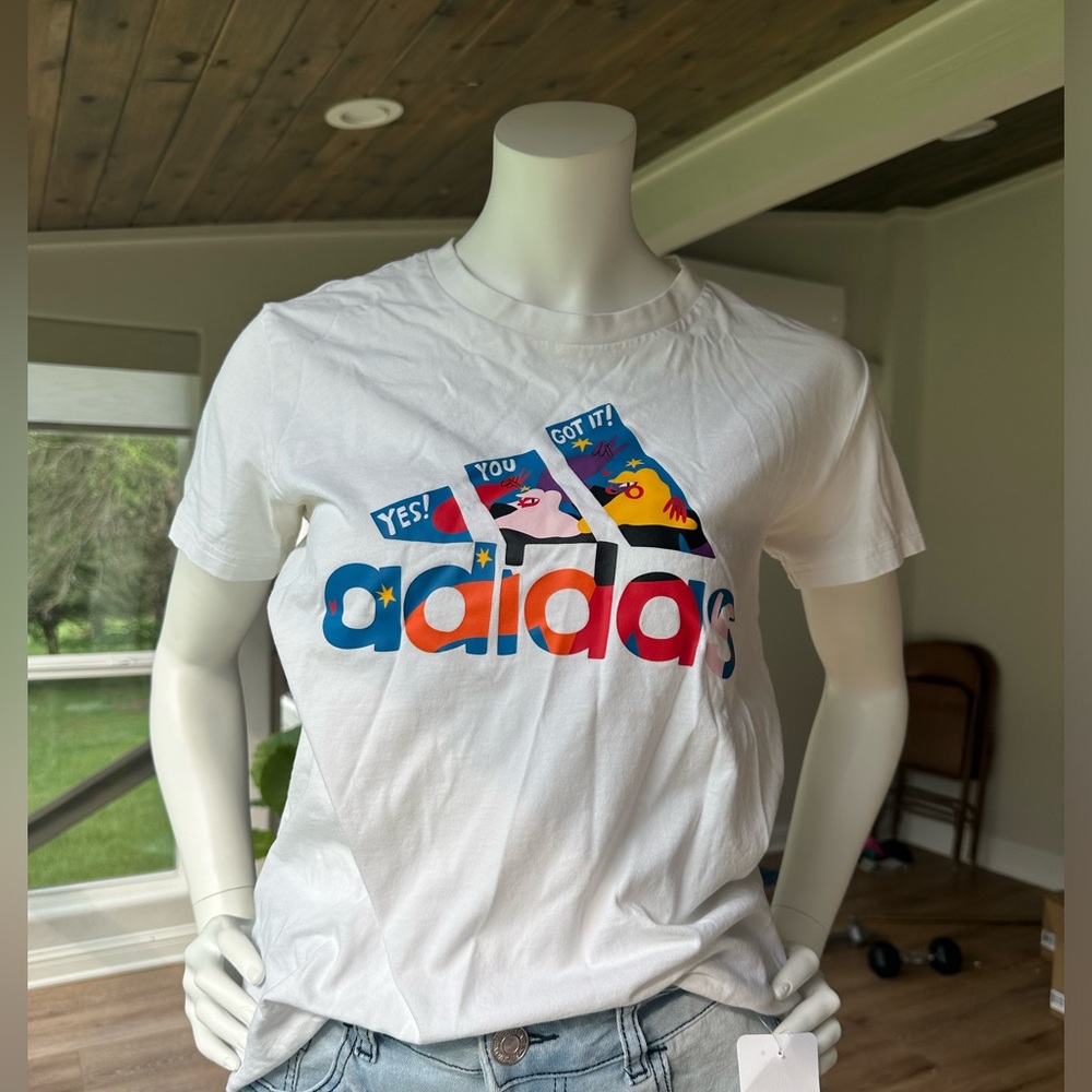 Adidas T-Shirt Size Small but can fit medium